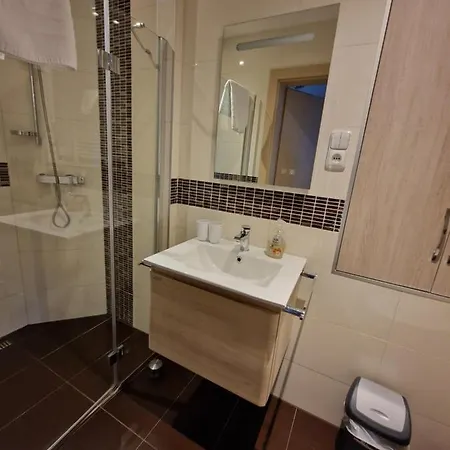 아파트 Family With Garden View *