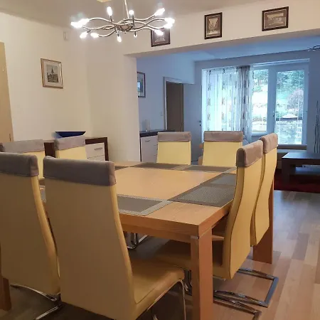 아파트 Family With Garden View *