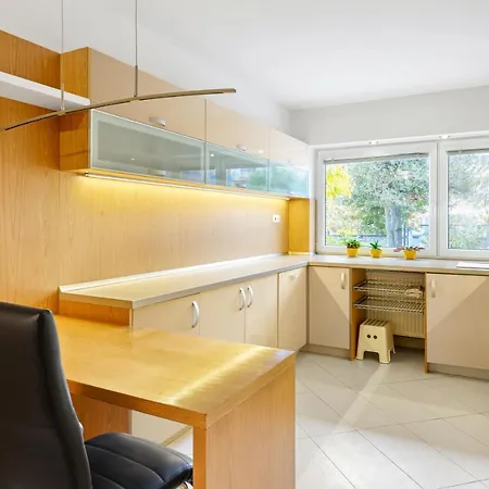 Family With Garden View Apartment *